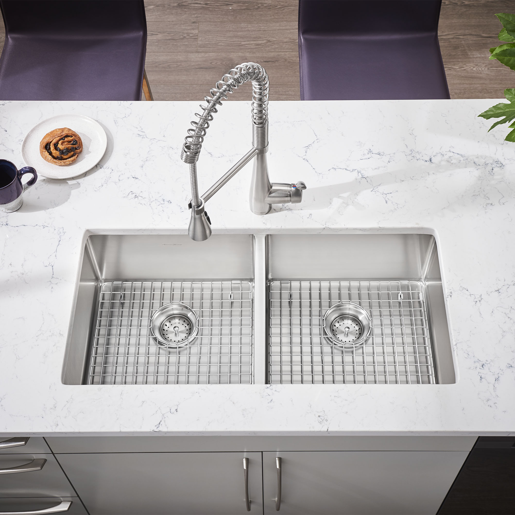 Évier de cuisine Pekoe en acier inoxydable à cuve double, à montage sous plan,  35 x 18 po